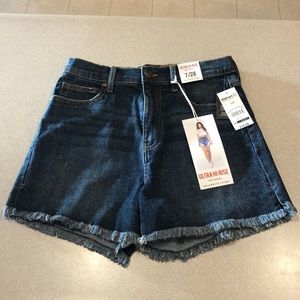 Celebrity Pink, ultra hi-rise, The Rebel, shorts. Size 7/28. NWT